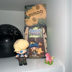 DIMOO World Jurassic Guide Figure
